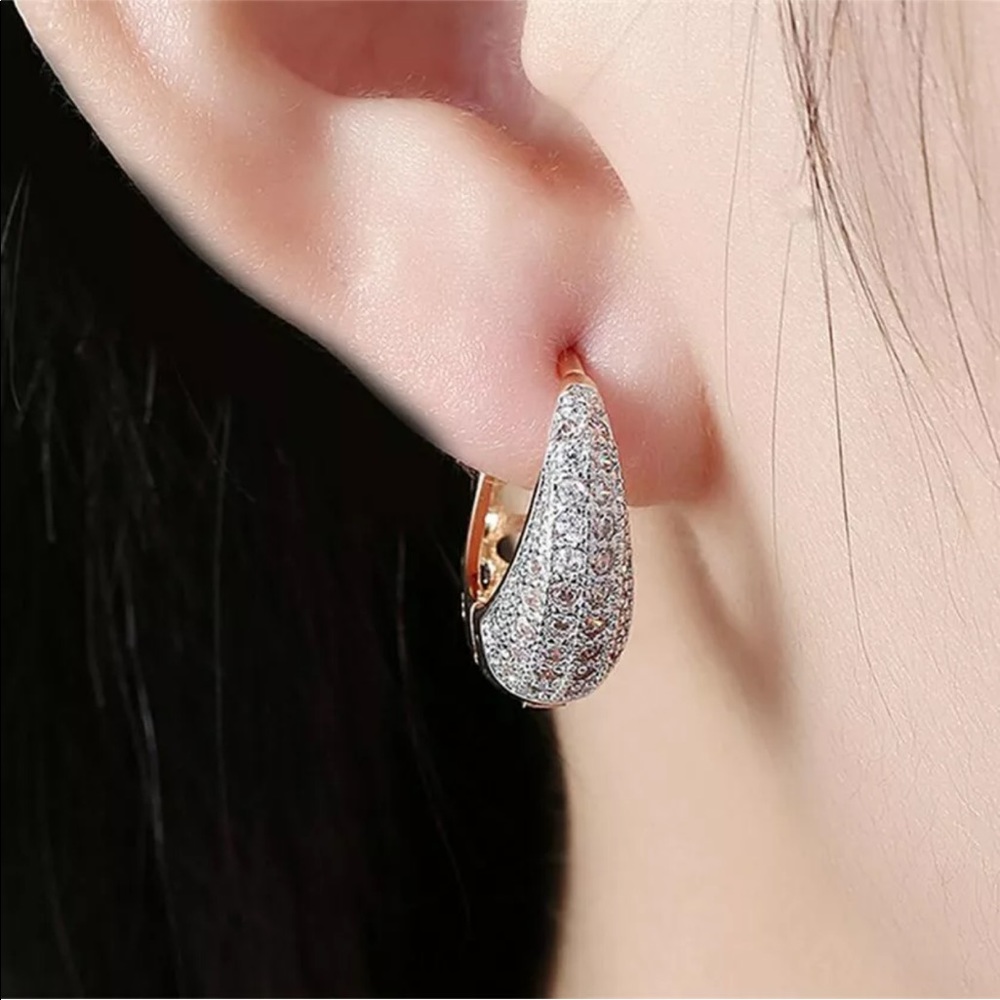 New 18K Yellow Gold Plated Diamond Earrings - Picture 4 of 6
